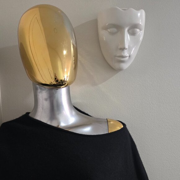 🍂 Autumn Whisper | 100% Pure Black Cashmere Poncho | Effortless Romance - Picture 6 of 10